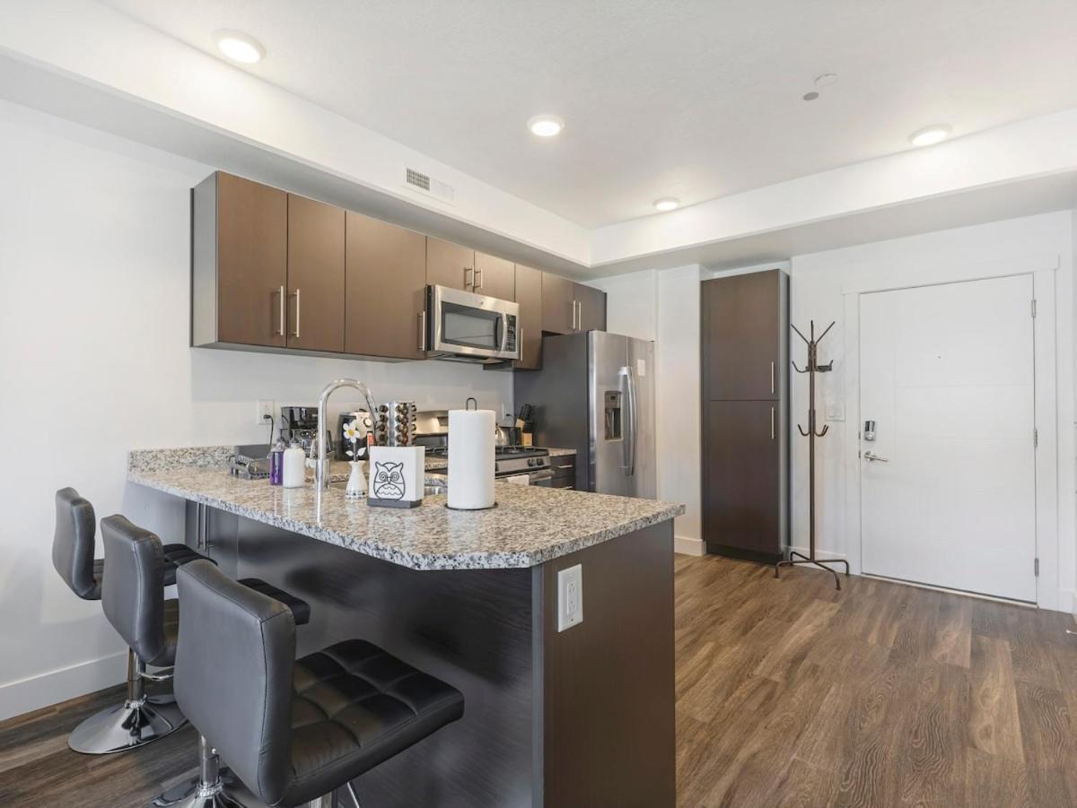 In Heart Of Slc - King Bed - Gym - Smart Tv Apartamento